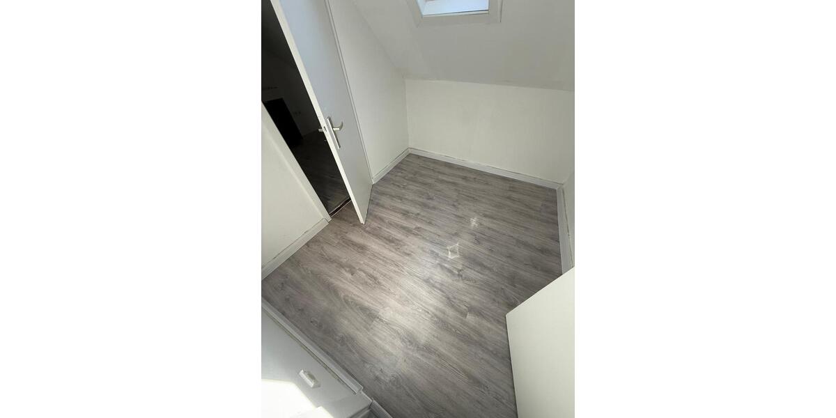 Dachgeschoßwohnung Siegen - 3 Zimmer, 55 m&sup2;, 600&euro; | Angebot:27627093