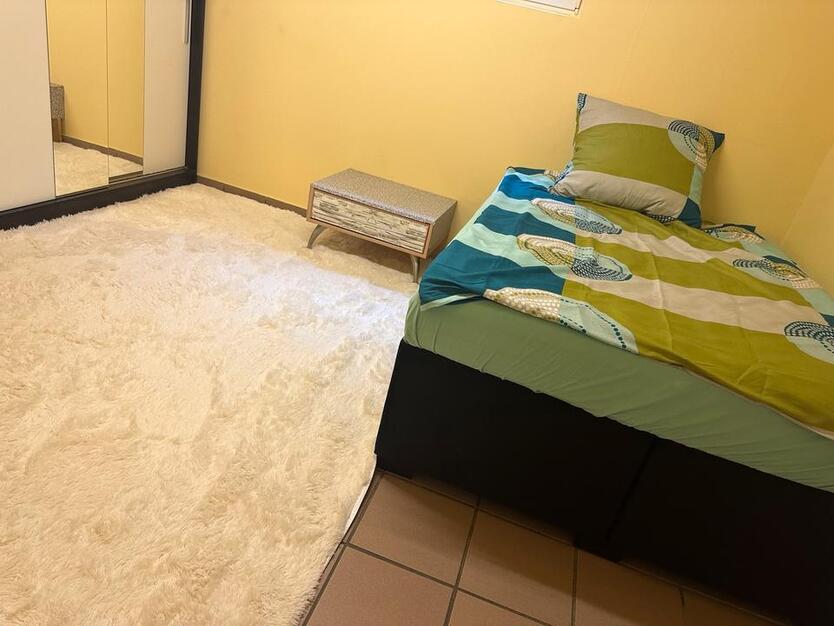 Zu vermieten ,1 Zimmer ( Art WG) in 89257 Illertissen Tief.