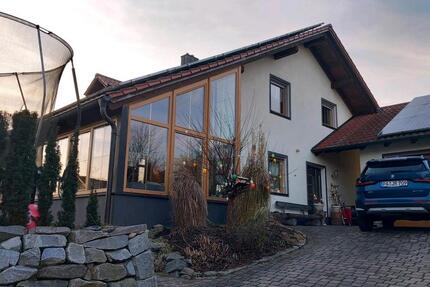 Haus Ortenburg - 10 Zimmer, 196 m&sup2;, 1.500&euro; | Angebot:25654867