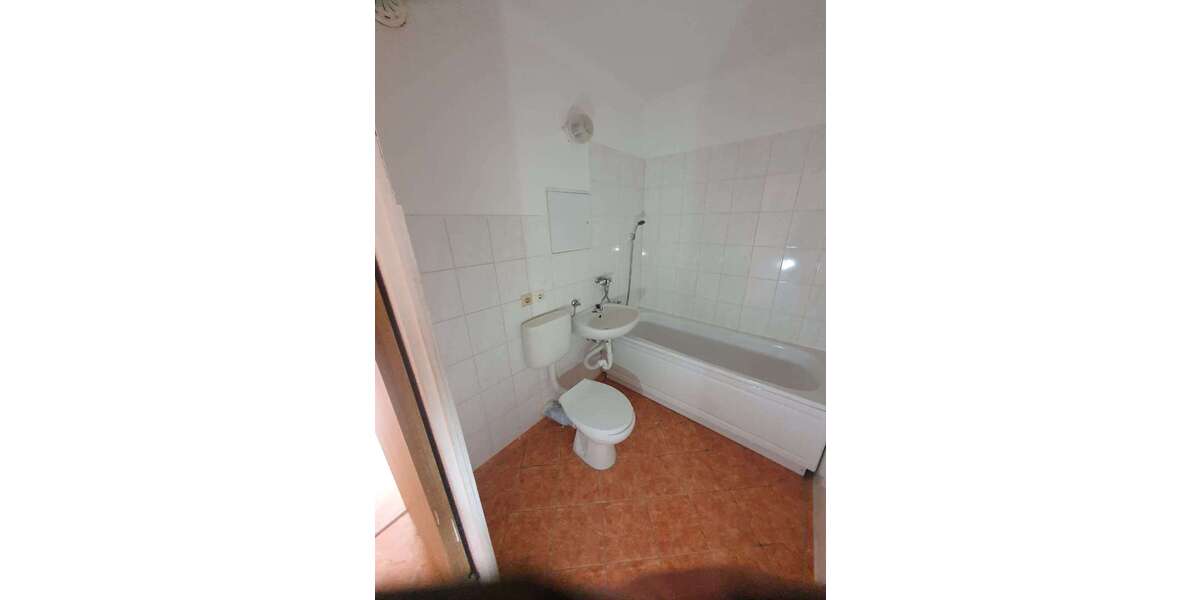 Praktische 2 Zimmer-Wohnung mit Balkon und Einbauküche - Appartement Schmölln | Angebot:26204265