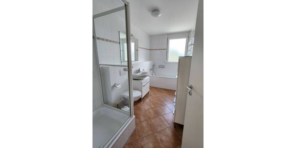 Mehrfamilienhaus, Wohnhaus Bad Vilbel Dortelweil - 5 Zimmer, 136 m&sup2;, 2.800&euro; | Angebot:25744536