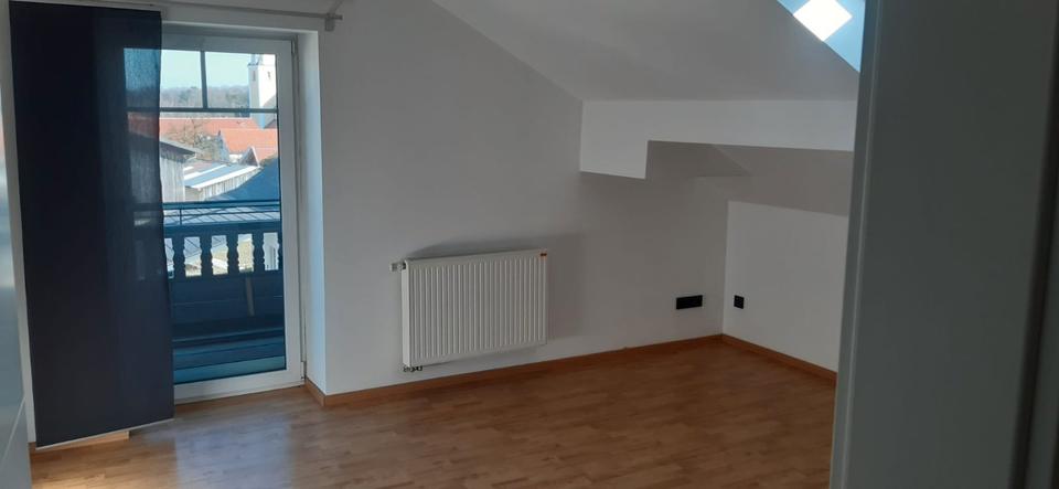 Dachgeschoßwohnung Eresing Sankt Ottilien - 3 Zimmer, 86 m&sup2;, 1.000&euro; | Angebot:26481231