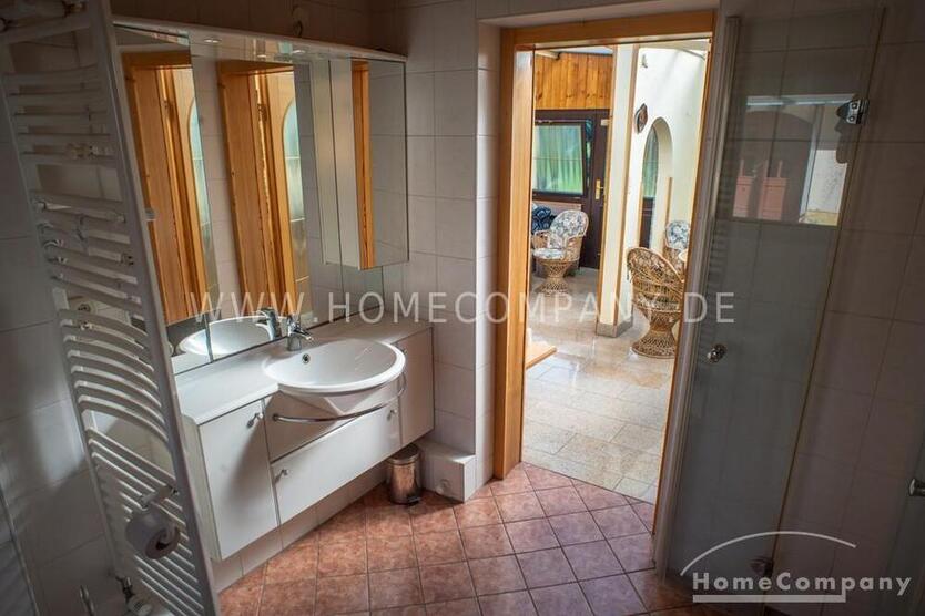 MöbliertFurnished Reihenhaushaus mit Grundstück in Dresden-Niedersedlitz max. 3 Personen