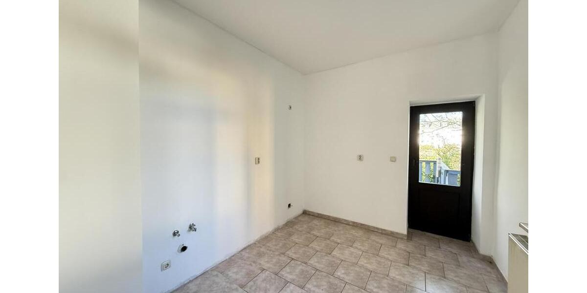 Erdgeschoßwohnung Plauen Bahnhofsvorstadt - 4 Zimmer, 110 m&sup2;, 605&euro; | Angebot:26533102