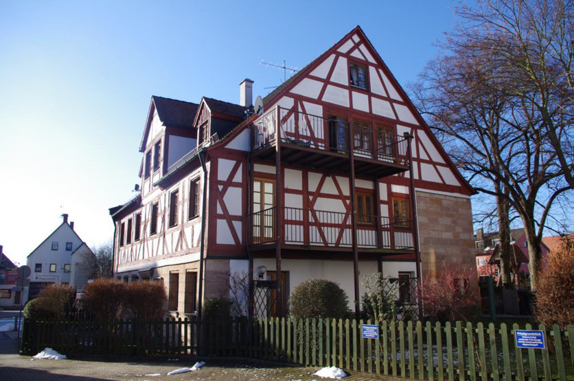 Wohnen in historischem Ambiente, 2,5 Zi. mit Balkon in Poppenreuth |