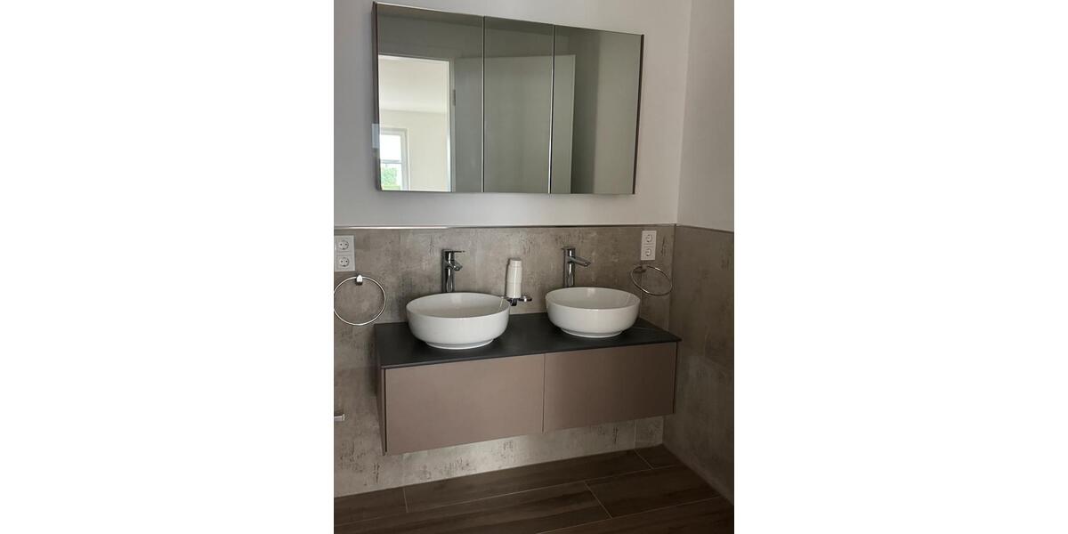 Erdgeschoßwohnung Wuppertal Barmen - 5 Zimmer, 145 m&sup2;, 1.800&euro; | Angebot:25157137