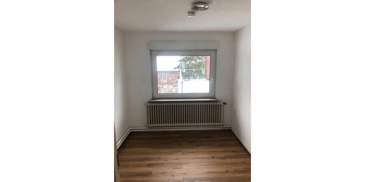 Etagenwohnung Oldenburg Drielaker-Moor - 3 Zimmer, 80 m&sup2;, 300&euro; | Angebot:25048501