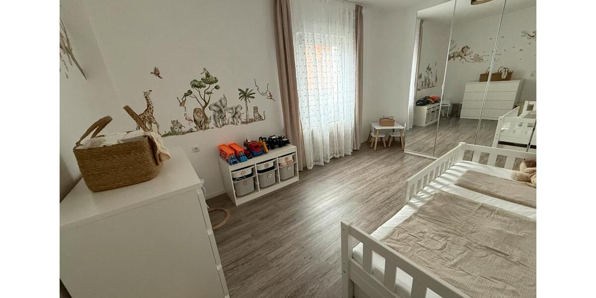 Gepflegte Doppelhaushälfte mit großem Garten & Hof 4 zimmer