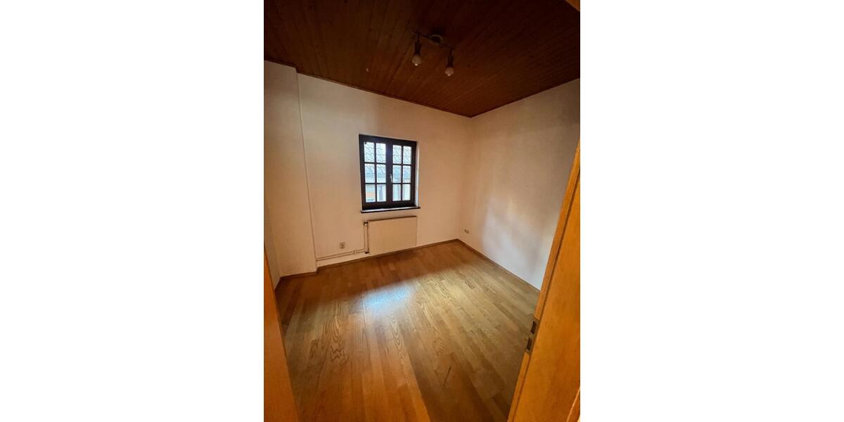 Etagenwohnung Steinau an der Straße - 3 Zimmer, 89 m&sup2;, 750&euro; | Angebot:26598376