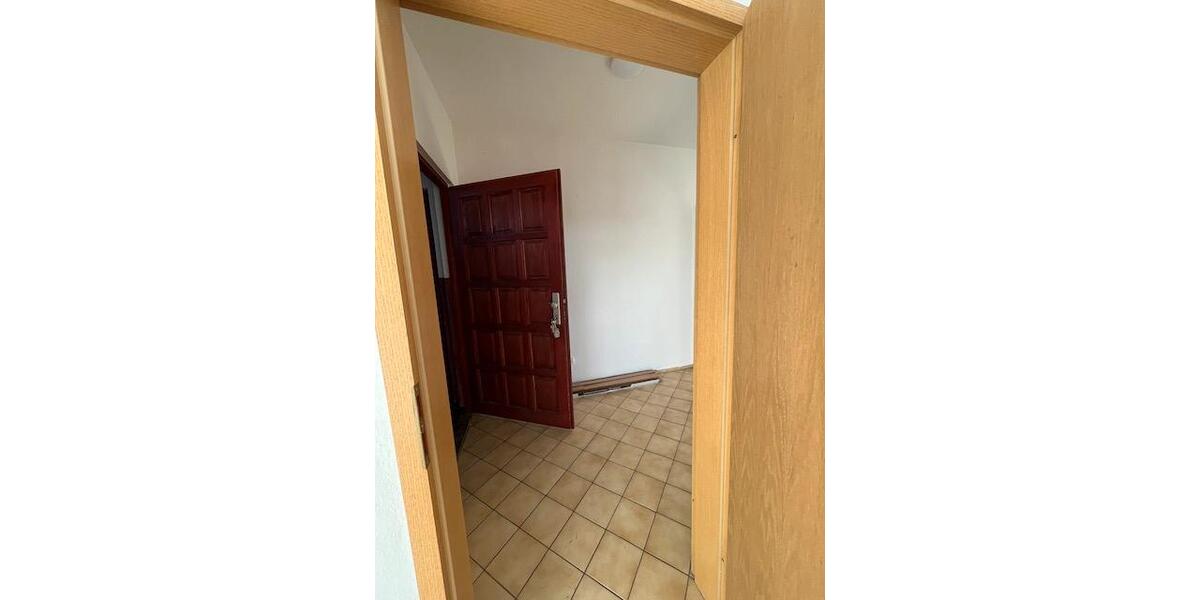 Dachgeschoßwohnung Strehla - 2 Zimmer, 50 m&sup2;, 300&euro; | Angebot:26553832
