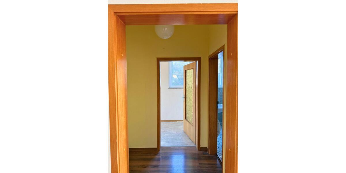 Etagenwohnung Meinerzhagen - 3 Zimmer, 100 m&sup2;, 1.000&euro; | Angebot:24330086