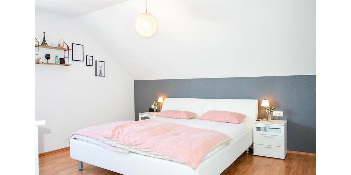 Dachgeschoßwohnung Sennfeld - 4.5 Zimmer, 108 m&sup2;, 890&euro; | Angebot:25900773