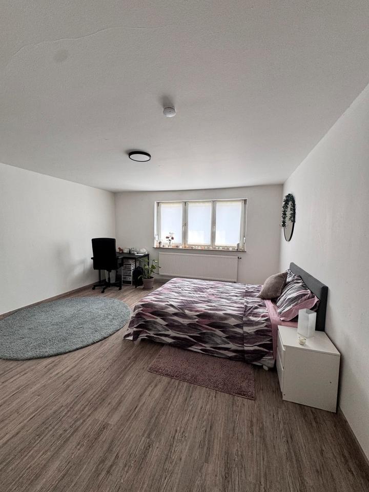 Ein möbliertes WG-Zimmer in 2er-WG in Nürnberg (nur für Frauen)