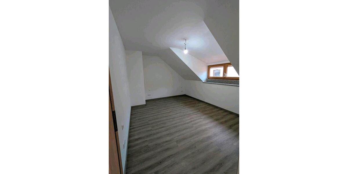Dachgeschoßwohnung Obergünzburg - 5 Zimmer, 117 m&sup2;, 1.100&euro; | Angebot:26462937
