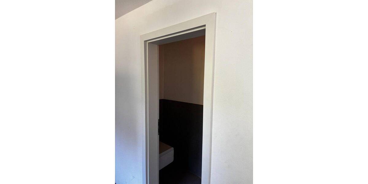 Reihenmittelhaus Stuttgart Nord - 7 Zimmer, 183 m&sup2;, 2.725&euro; | Angebot:26926626