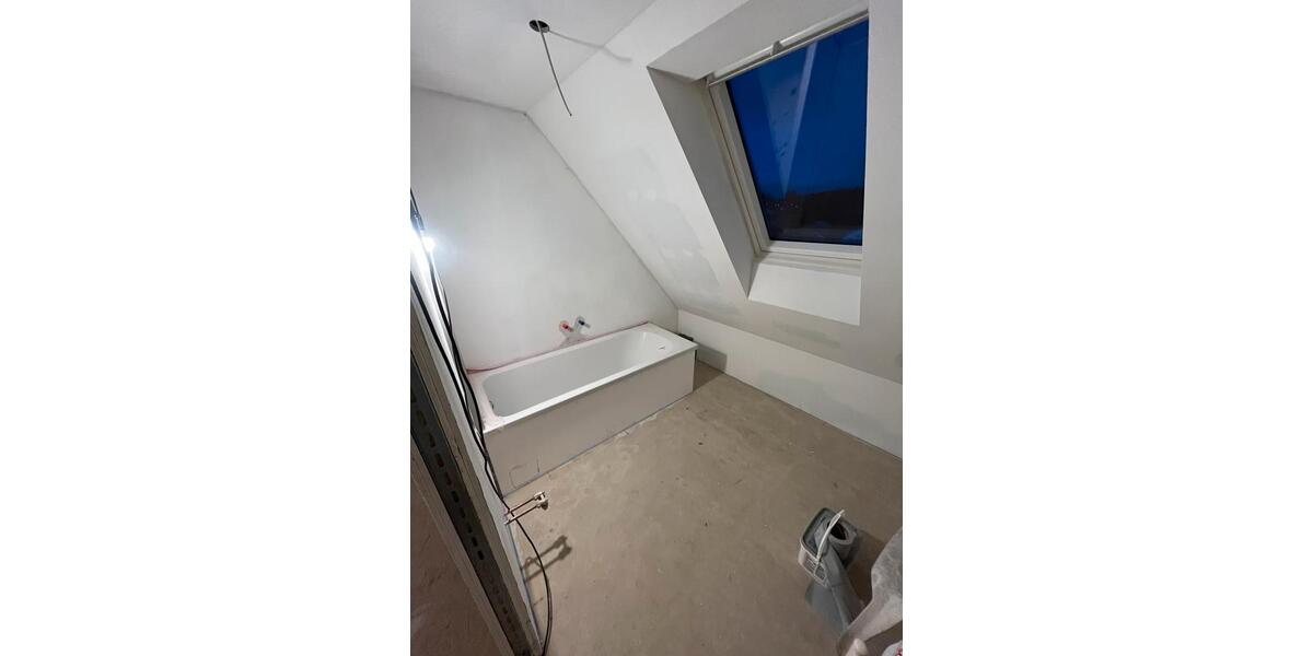 Vermiete Dachgeschosswohnung, 3 Raum Wohnung + Garage 3 zimmer