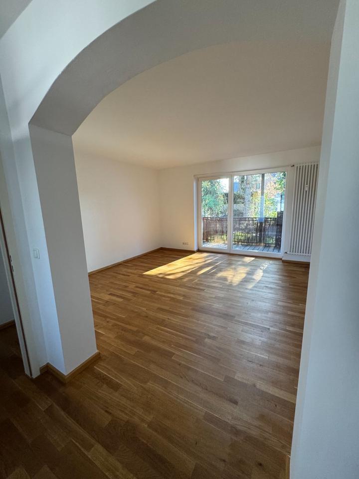 gepflegte 2-Zimmer Wohnung mit Balkon, Garten und Einbauküche