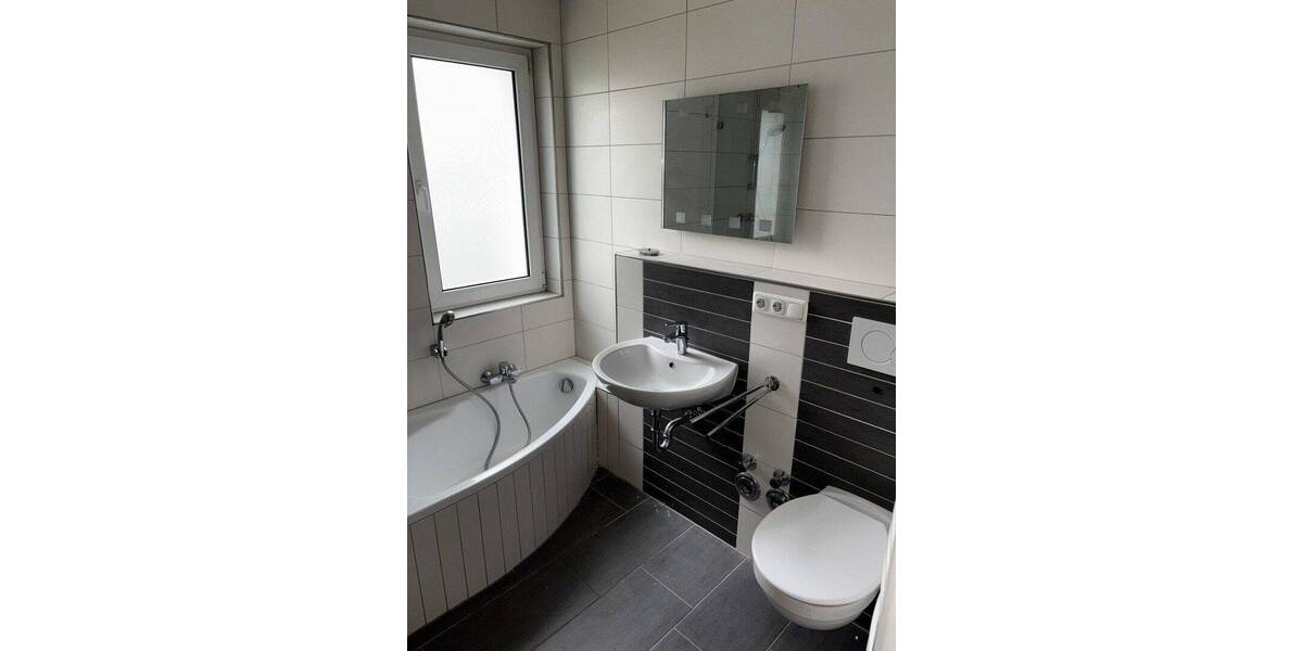 Etagenwohnung Detmold Innenstadt - 3 Zimmer, 81 m&sup2;, 900&euro; | Angebot:26820154