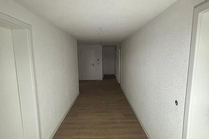 Wohnung Vöhl - 3 Zimmer, 94 m&sup2;, 700&euro; | Angebot:25795148