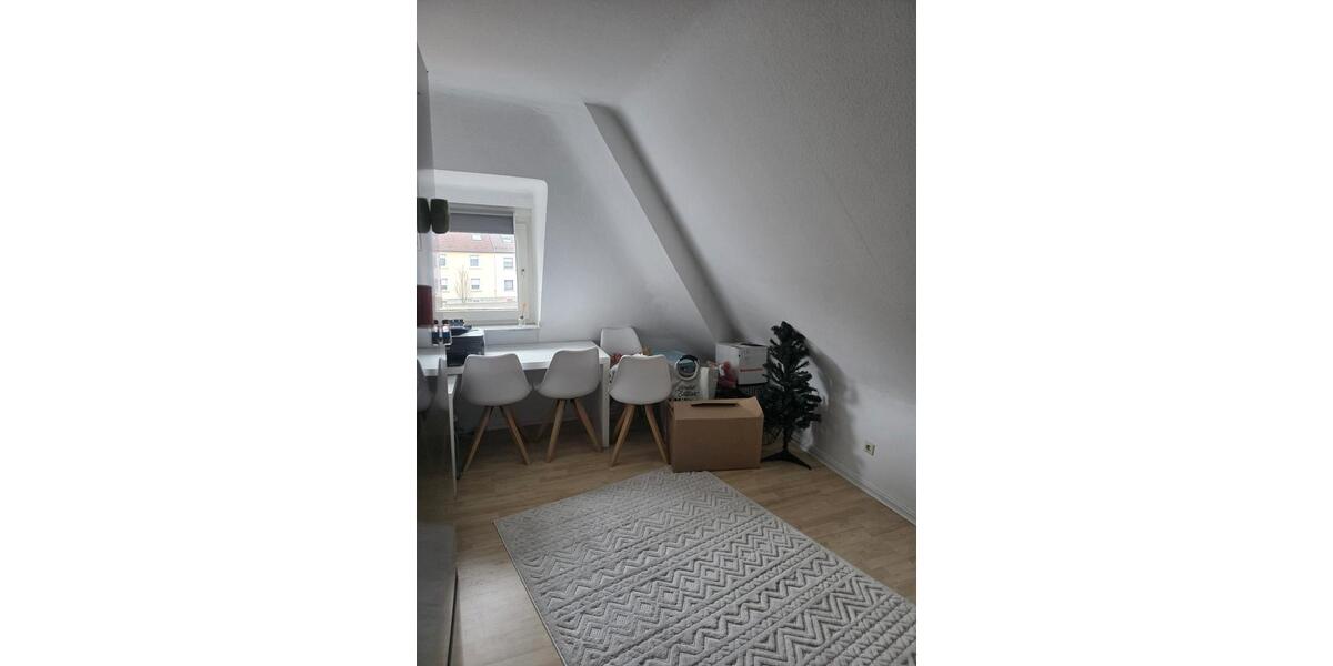 Dachgeschoßwohnung Weingarten (Baden) - 4 Zimmer, 85 m&sup2;, 990&euro; | Angebot:26531657