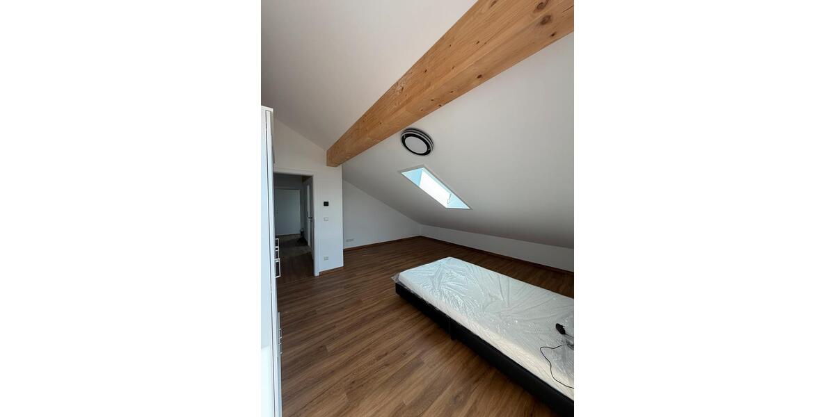 Dachgeschoßwohnung Zeitlarn - 670&euro; | Angebot:25945291