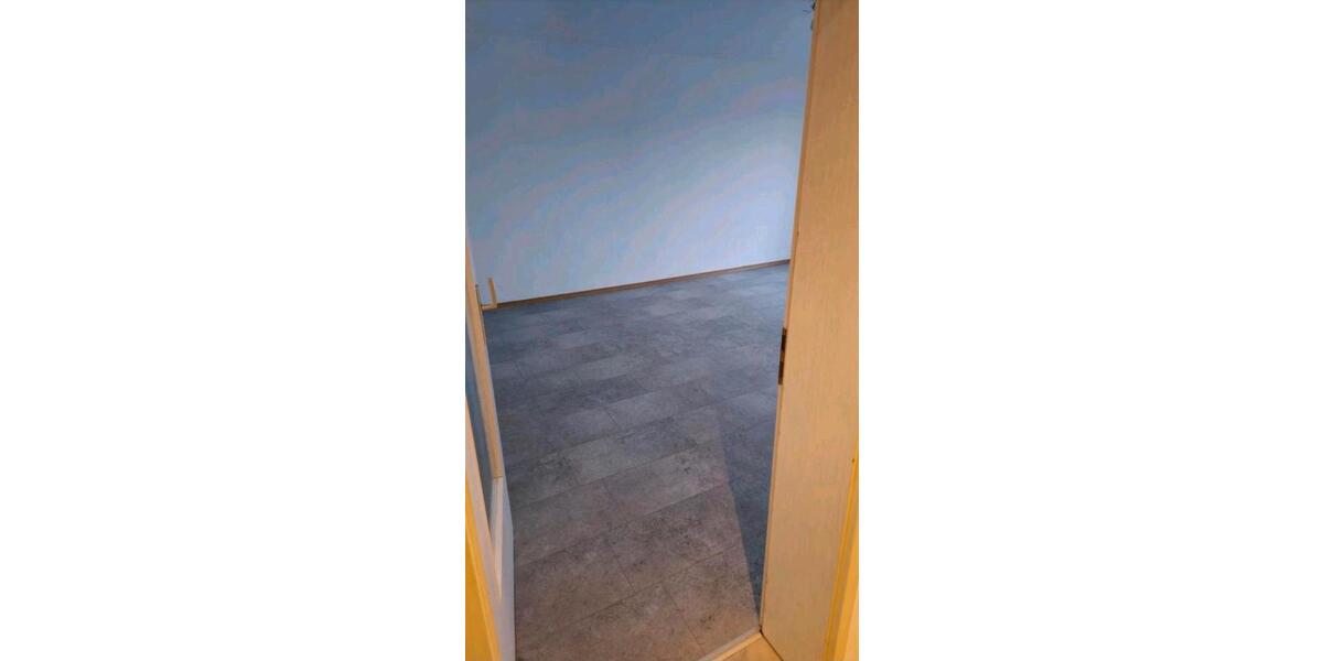 3 Zimmer DG-Wohnung in Maxhütte - Balkon + TG-Stellplatz 3 zimmer