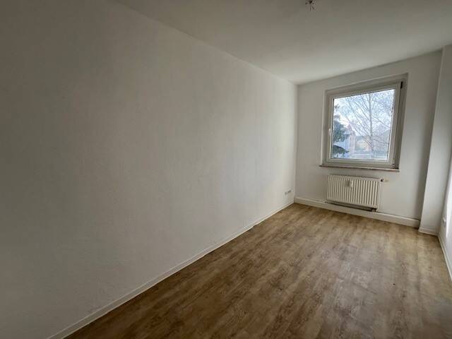 Etagenwohnung Zwickau Marienthal - 4 Zimmer, 74 m&sup2;, 480&euro; | Angebot:26205416