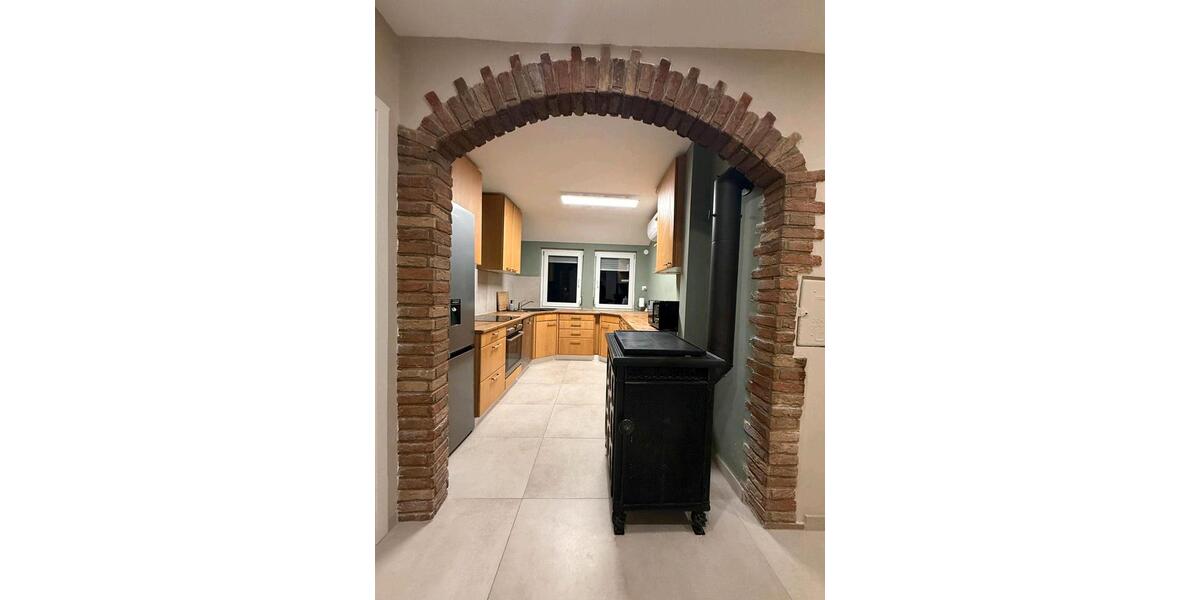 Etagenwohnung Sonnenbühl - 6 Zimmer, 140 m&sup2;, 1.890&euro; | Angebot:26381356