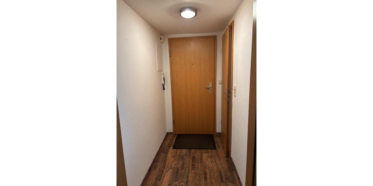 Dachgeschoßwohnung Bremerhaven Schiffdorferdamm - 1 Zimmer, 33 m&sup2;, 216&euro; | Angebot:24559185