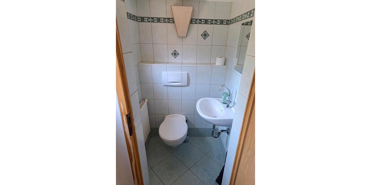 Etagenwohnung Bürgel - 3 Zimmer, 100 m&sup2;, 30&euro; | Angebot:26484590
