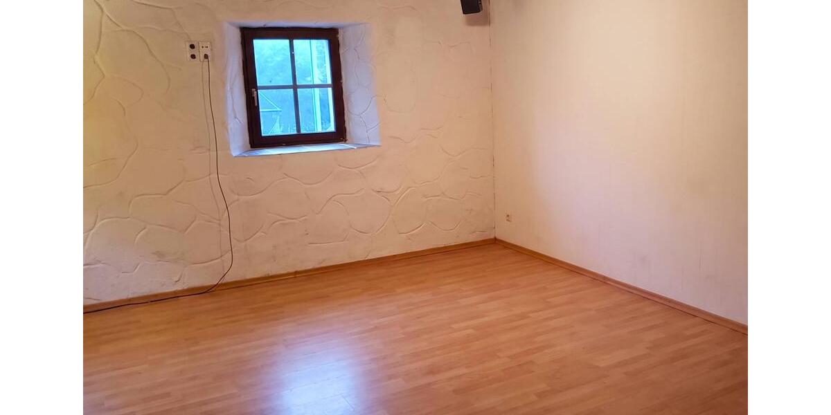 Erdgeschoßwohnung Bechhofen - 4 Zimmer, 145 m&sup2;, 760&euro; | Angebot:26496657