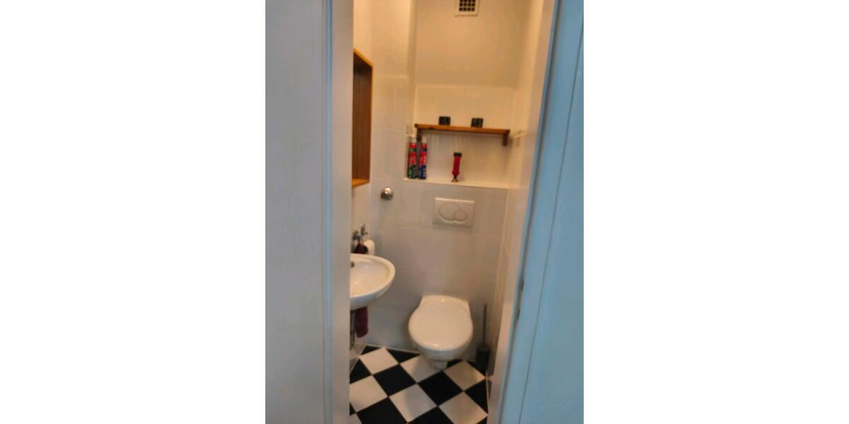 Erdgeschoßwohnung Wiesbaden Südost - 4 Zimmer, 13 m&sup2;, 500&euro; | Angebot:25056837