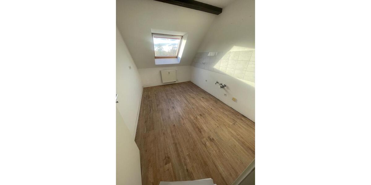 Dachgeschoßwohnung Zeitz - 2 Zimmer, 48 m&sup2;, 255&euro; | Angebot:24598132