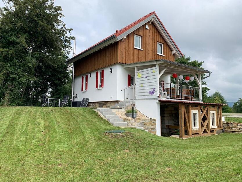 Kleines attraktives Haus mit Burgblick für 2 Personen