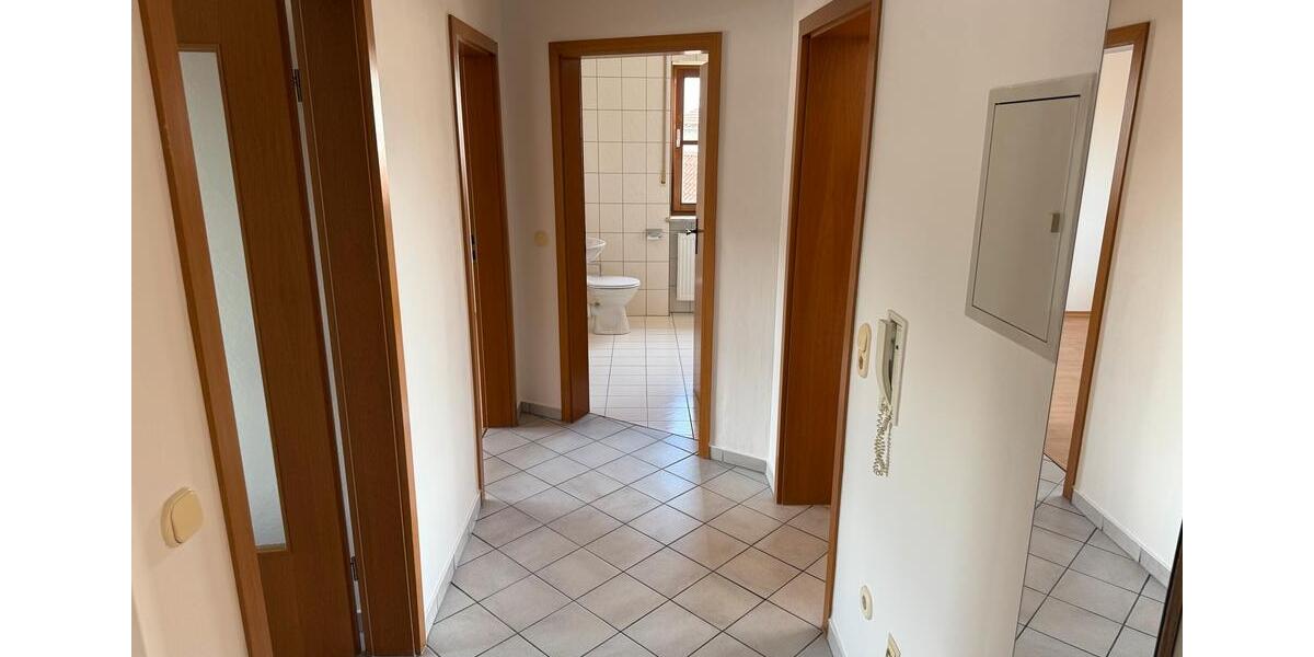 Etagenwohnung Hengersberg - 3 Zimmer, 72 m&sup2;, 650&euro; | Angebot:25550464