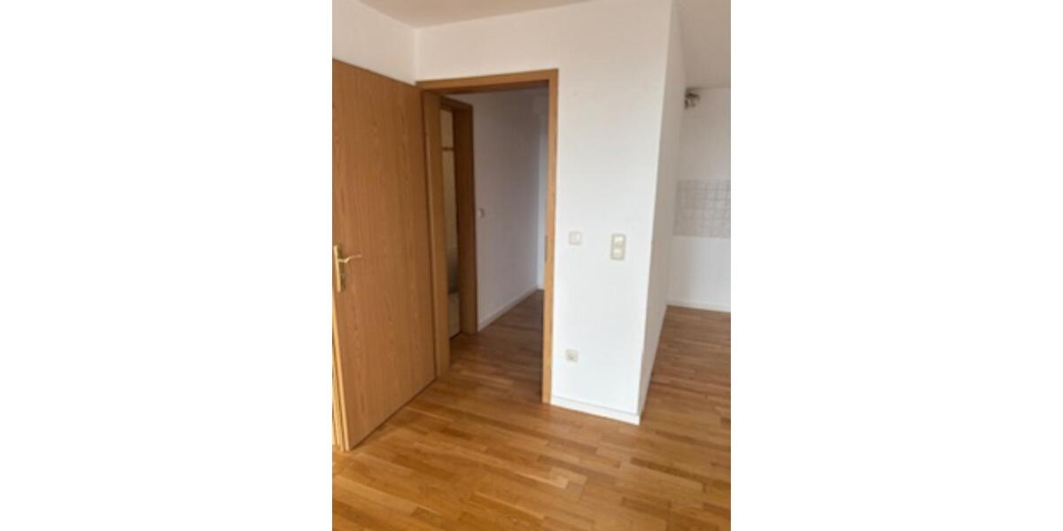 Dachgeschoßwohnung Eisenhüttenstadt - 2 Zimmer, 50 m&sup2;, 489&euro; | Angebot:25843648