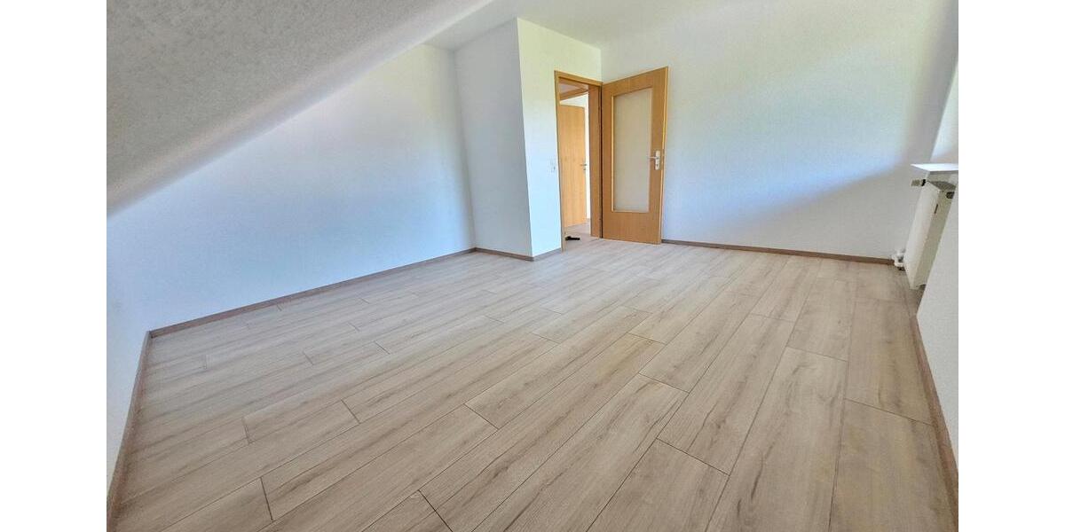 Dachgeschoßwohnung Frickingen - 4 Zimmer, 88 m&sup2;, 1.300&euro; | Angebot:26212062