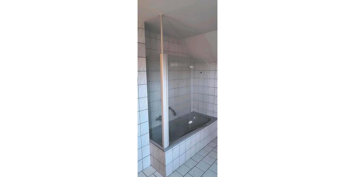 Dachgeschoßwohnung Friedeburg - 3 Zimmer, 100 m&sup2;, 620&euro; | Angebot:26125221