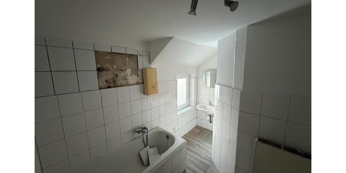 Dachgeschoßwohnung Bückeburg - 5 Zimmer, 130 m&sup2;, 790&euro; | Angebot:24651447