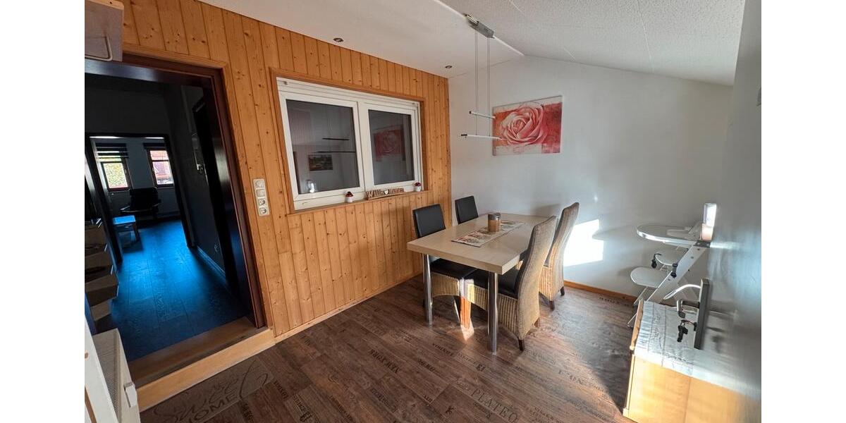 Etagenwohnung Eisenach - 5 Zimmer, 100 m&sup2;, 1.250&euro; | Angebot:24360908