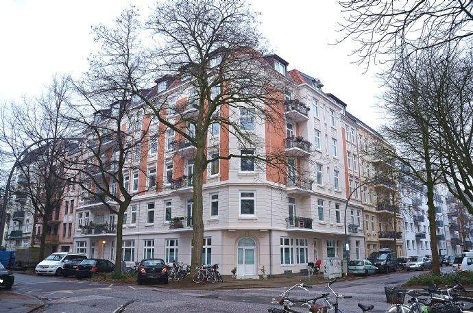 Gepflegte Altbau- ObergeschossWohnung mit überdachtem PKW-Stellplatz und guter Raumaufteilung in beliebter Wohnlage in Hamburg- Eimsbüttel