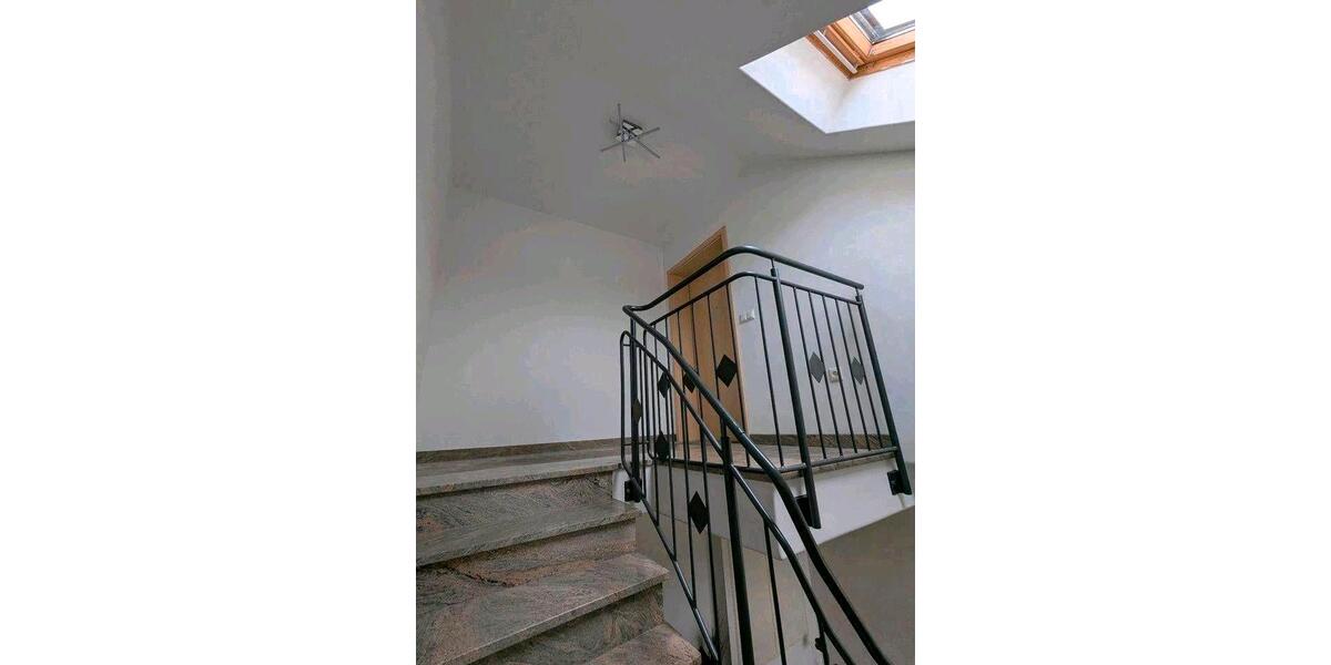 Dachgeschoßwohnung Obergünzburg - 5 Zimmer, 117 m&sup2;, 1.100&euro; | Angebot:26462937