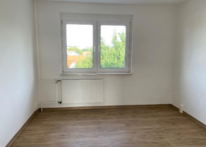 2-Raum-Wohnung mit Balkon und Wanne