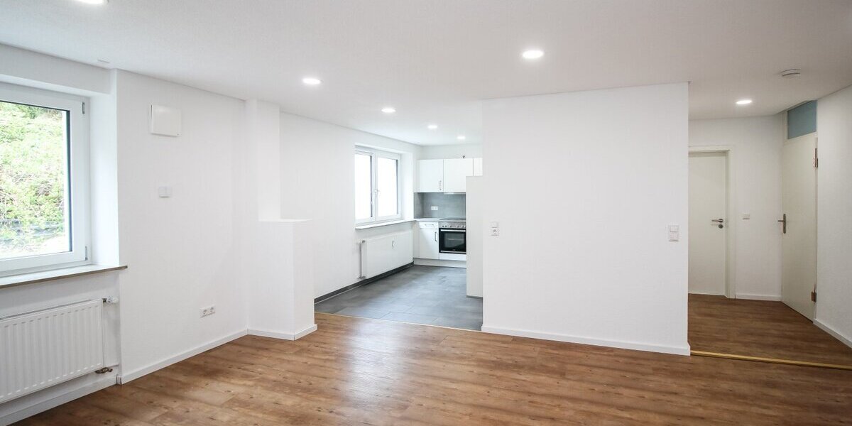 Modernisierte 2-Zimmer-Wohnung mit Einbauküche in Oberndorf a. N. - Etagenwohnung Oberndorf | Angebot:27261626
