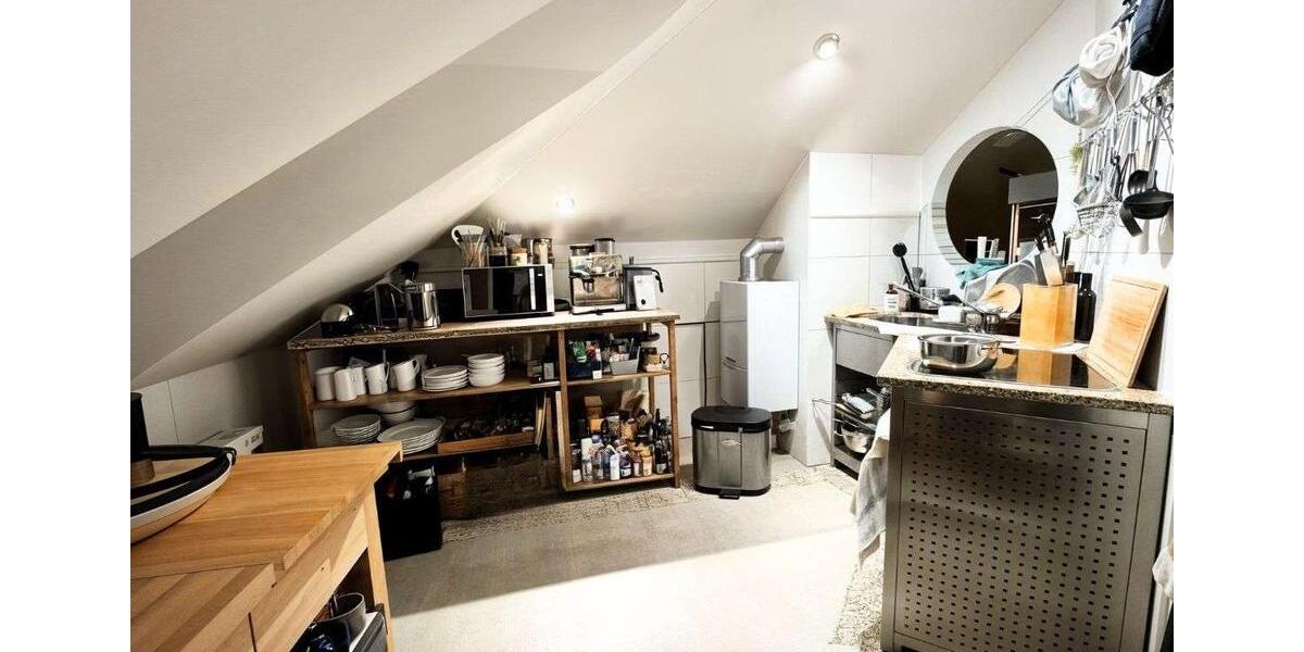 Dachgeschoßwohnung Regensburg Das Dörnberg - 2 Zimmer, 122 m&sup2;, 1.600&euro; | Angebot:24662010