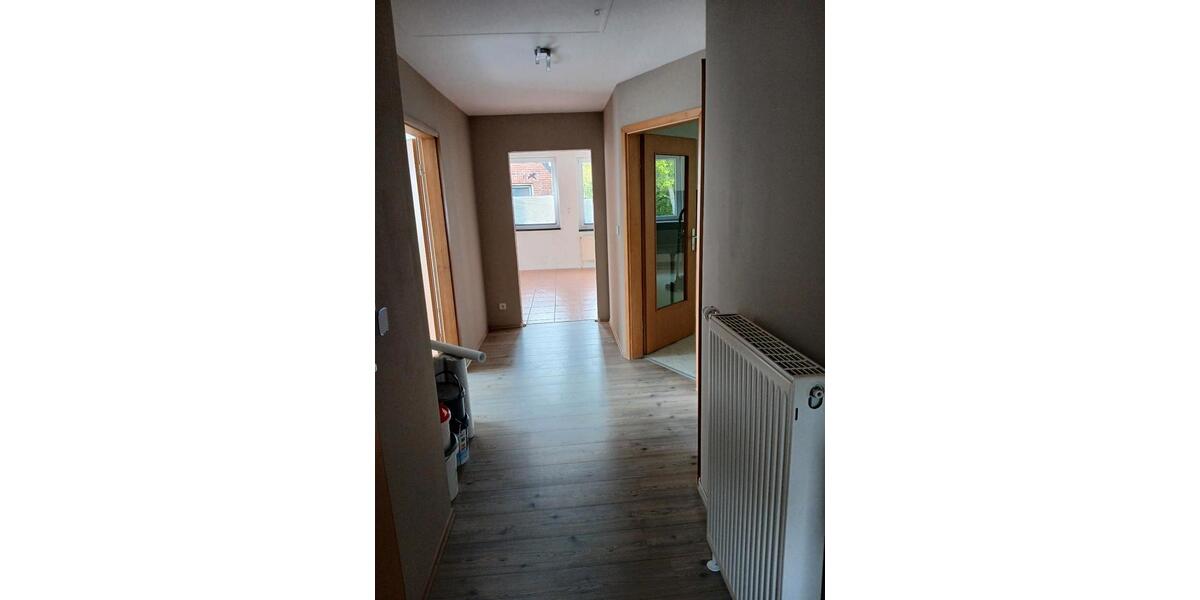 Dachgeschoßwohnung Schülldorf - 2.5 Zimmer, 82 m&sup2;, 750&euro; | Angebot:26412529