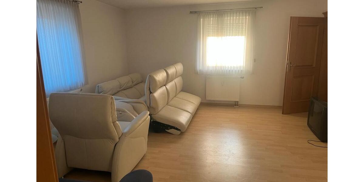 Schöne helle Wohnung zu vermieten wird gerade noch renoviert 3 zimmer