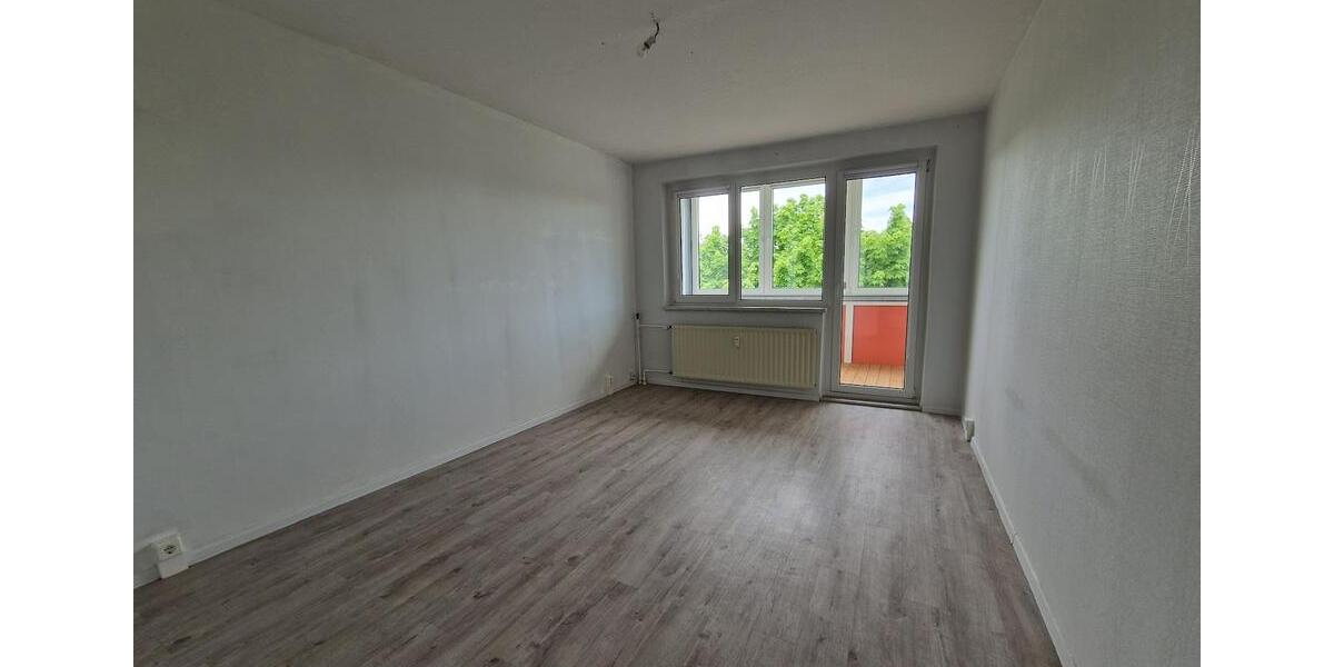 Etagenwohnung Neubrandenburg Datzeberg - 3 Zimmer, 61 m&sup2;, 402&euro; | Angebot:26663000