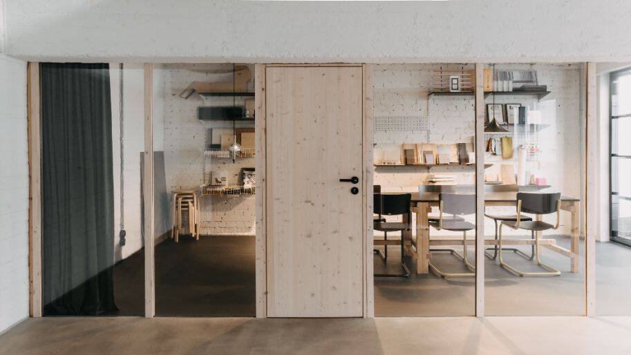 Tolle Arbeitsplätze in loftartigem Hinterhaus der Aachener Straße - All-in-Miete
