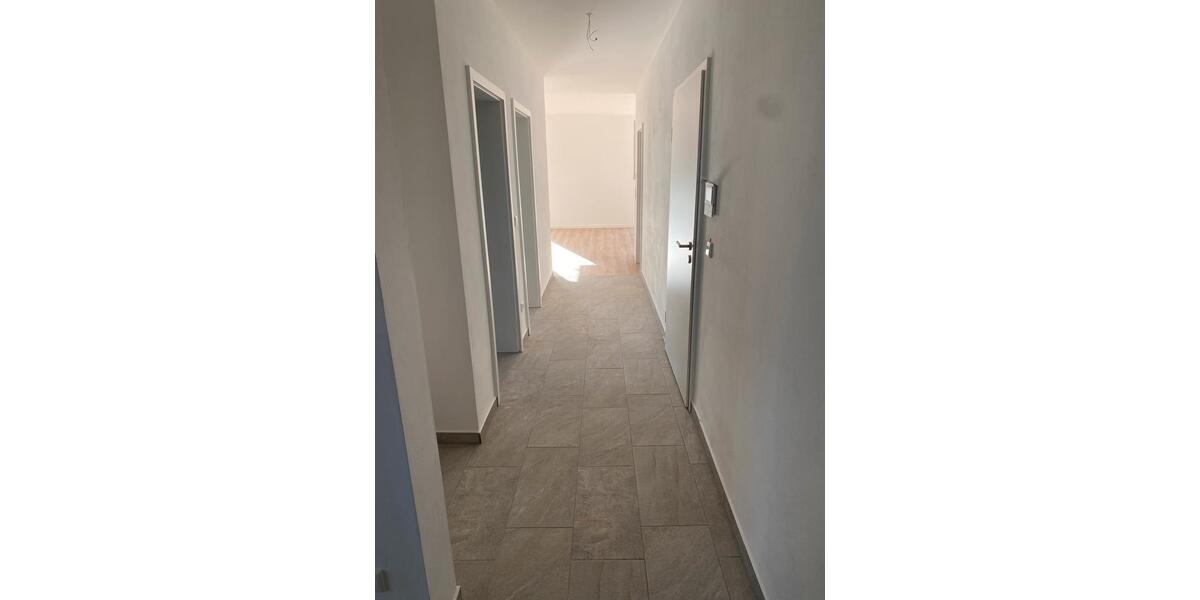 Etagenwohnung Windischeschenbach - 4 Zimmer, 102 m&sup2;, 1.200&euro; | Angebot:25944311